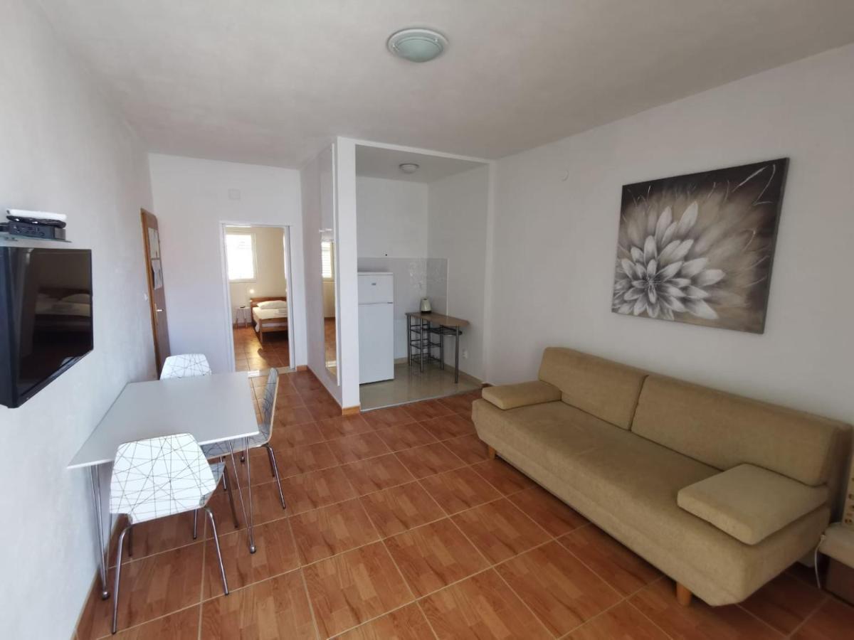 Apartments Angela Makarska Bagian luar foto