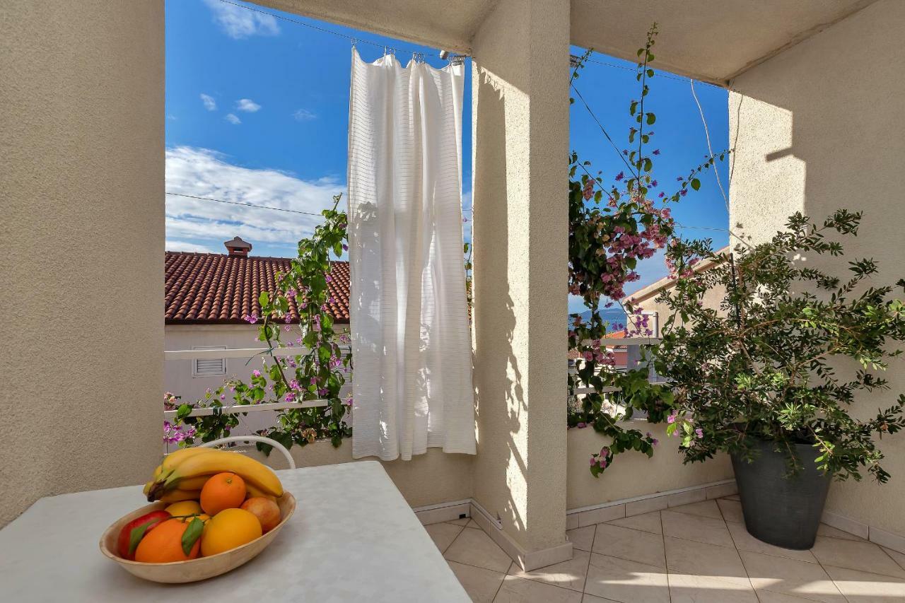 Apartments Angela Makarska Bagian luar foto