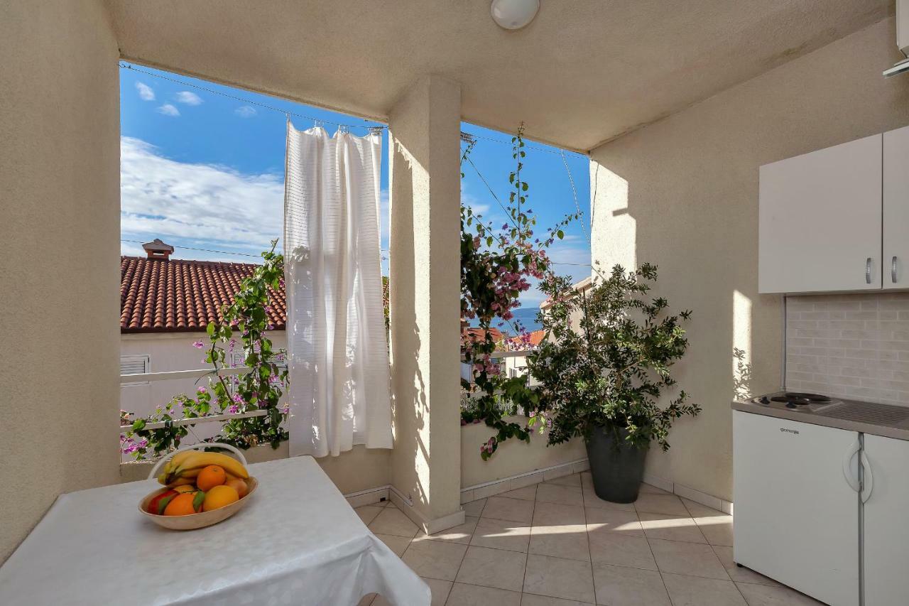 Apartments Angela Makarska Bagian luar foto